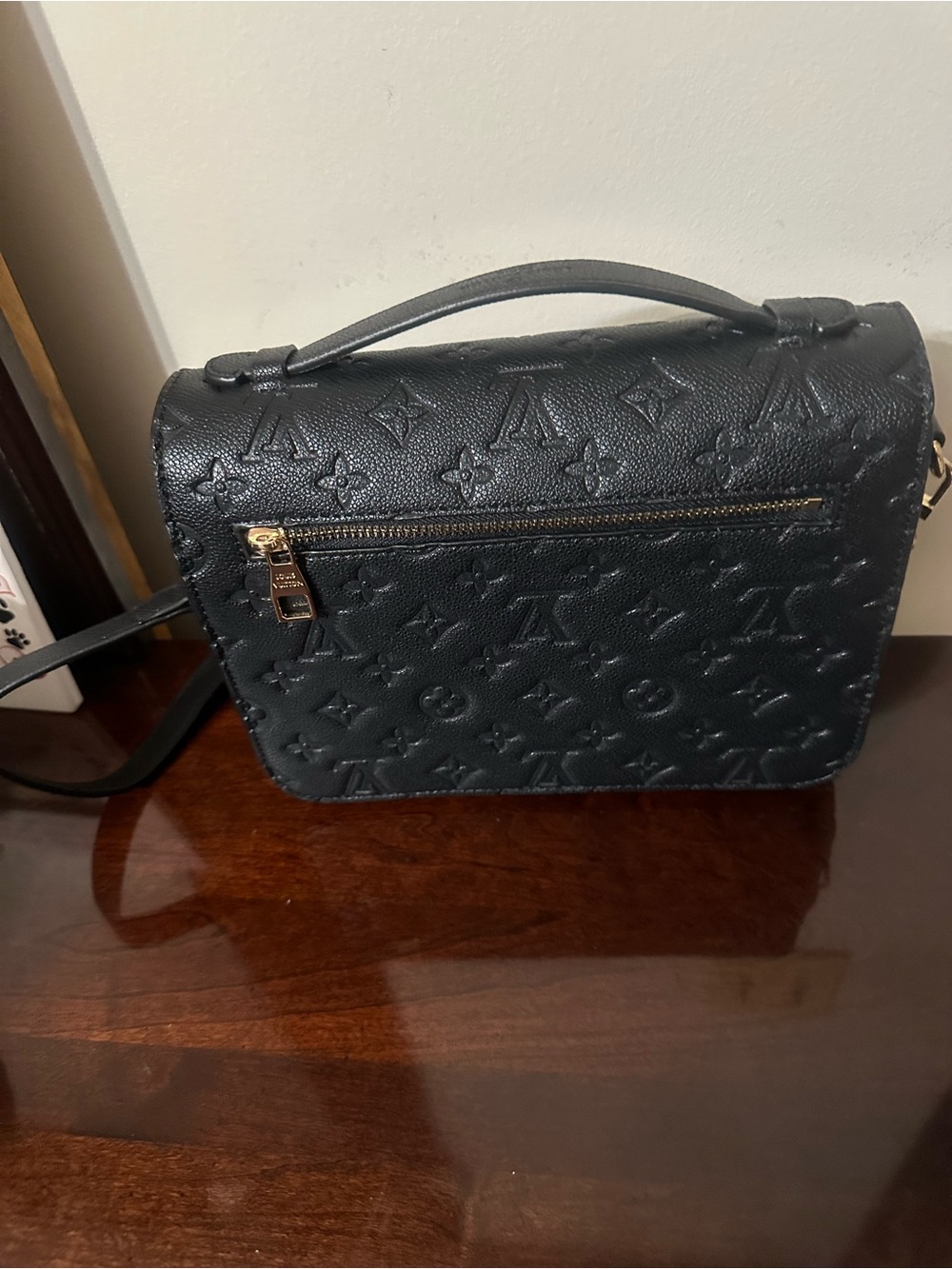 Black bag - Picture 2 of 3